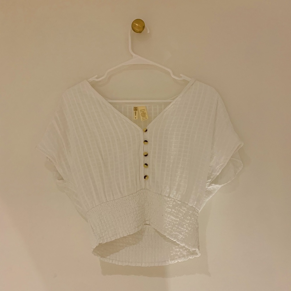 white cropped blouse🤍